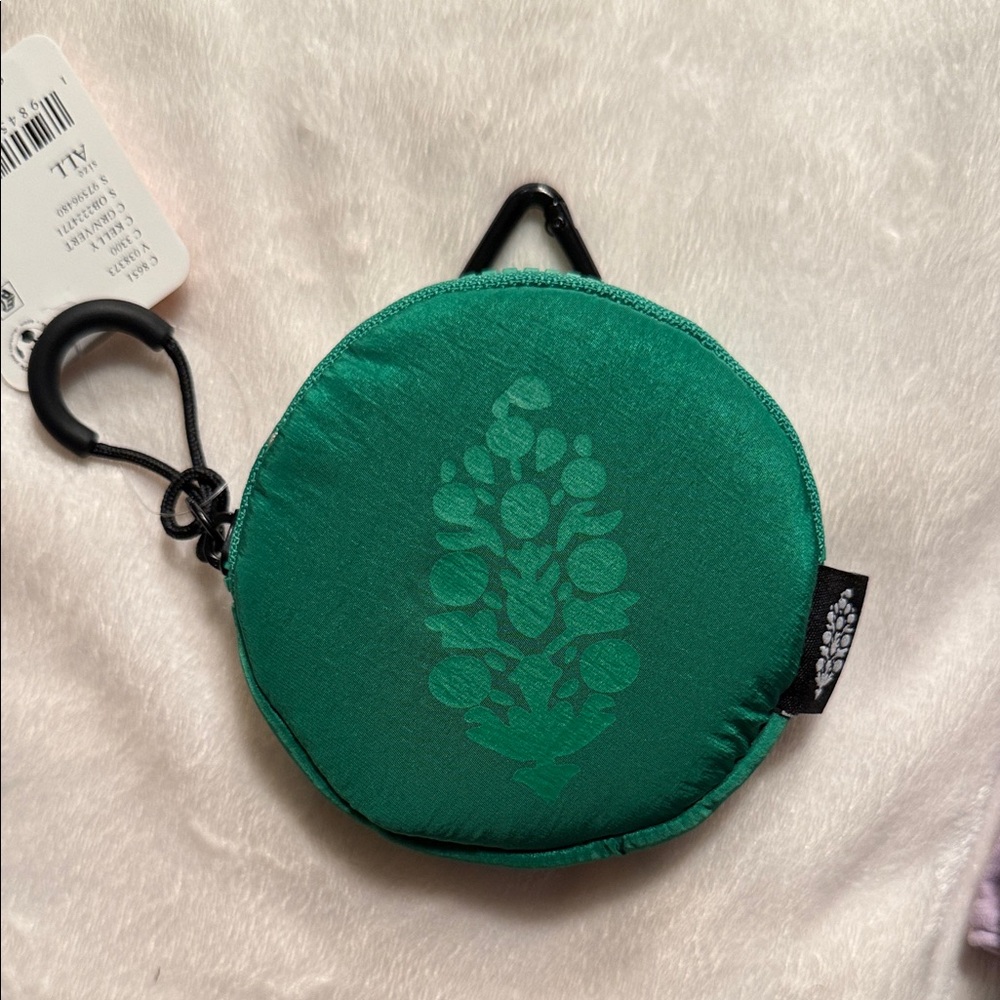 NWT FP movement Buti Logo pouch Green Round Pouch with Clip